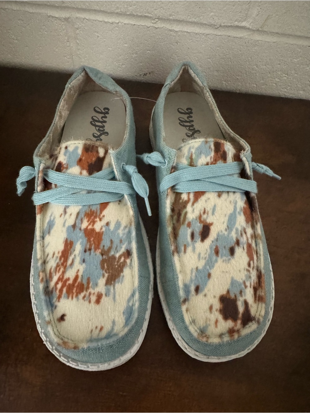 Gypsy jazz Women’s Casual Slip-On Shoes in Light Blue with Cowprint